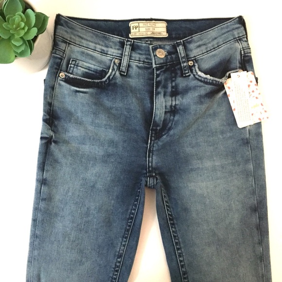 Free People High Rise Skinny Busted Knee Jeans - Picture 2 of 7